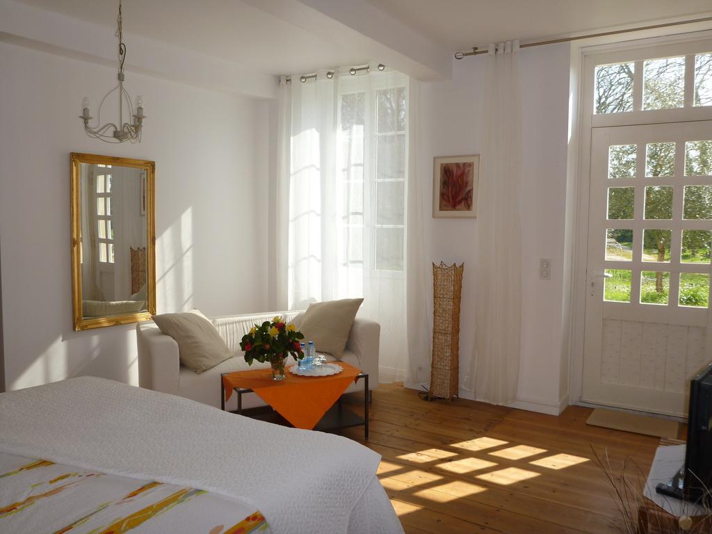 Domaine Du Papillon Bed & Breakfast เลส์ปาร์-เมดอค ห้อง รูปภาพ
